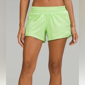 Lululemon NWT  Hotty Hot Low-Rise Lined Short 4" Scream Green Light/SIZE-6